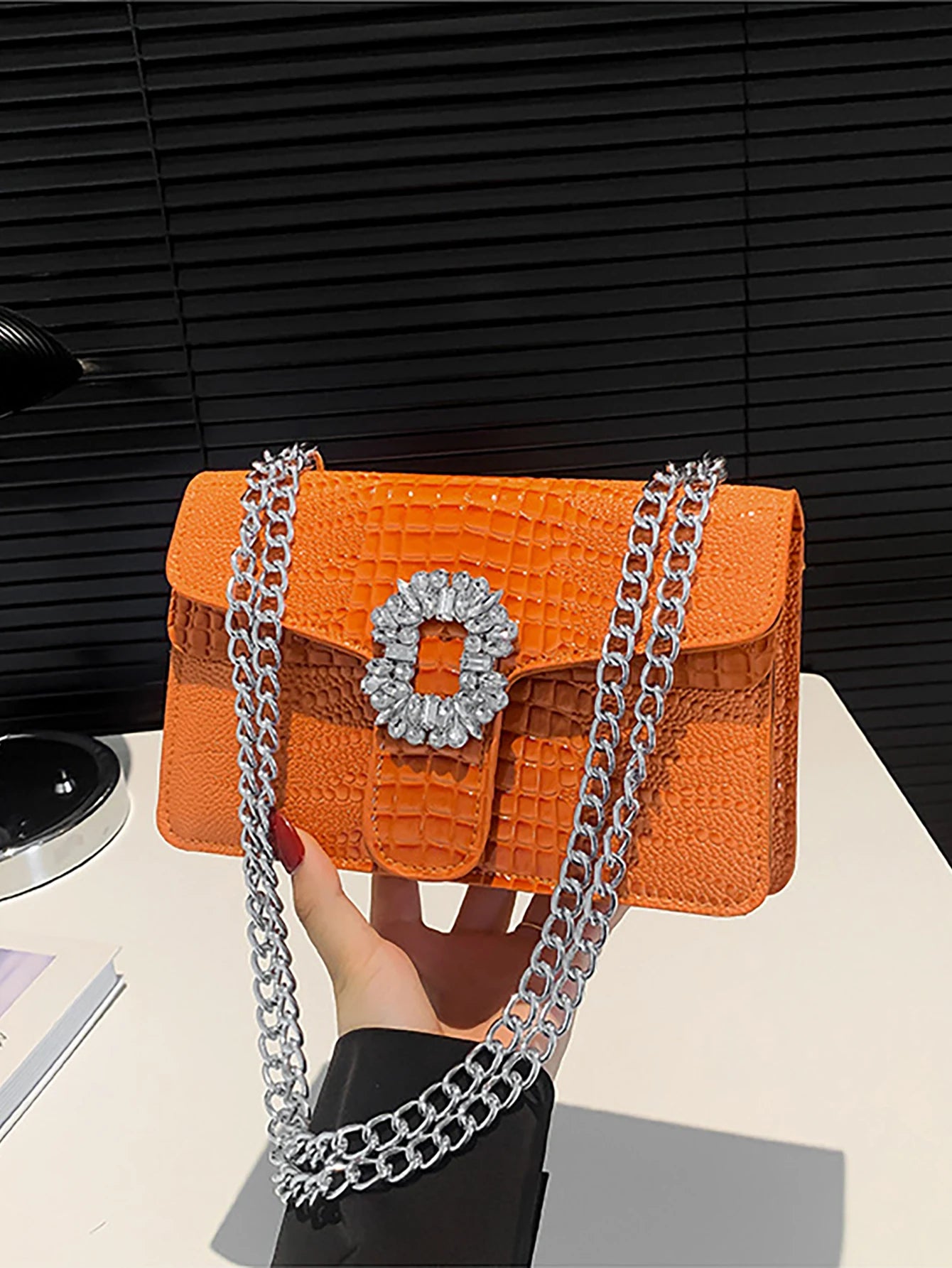 Crocodile Embossed Shoulder Bags for Women Flap PU Leather Fashion Rhinestone Decor Small Square Crossbody Bag Designer Handbag (016)