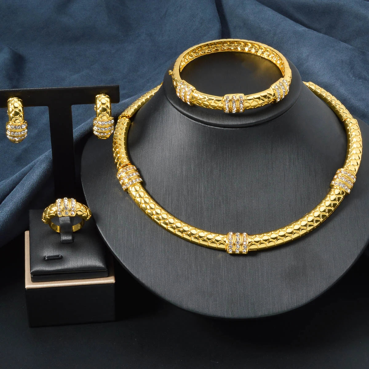 Luxury 18K Gold-Plated Women'S Jewelry 4-Piece round Necklace Bracelet Earrings Ring Gold Classic Dubai Wedding Gift (003)