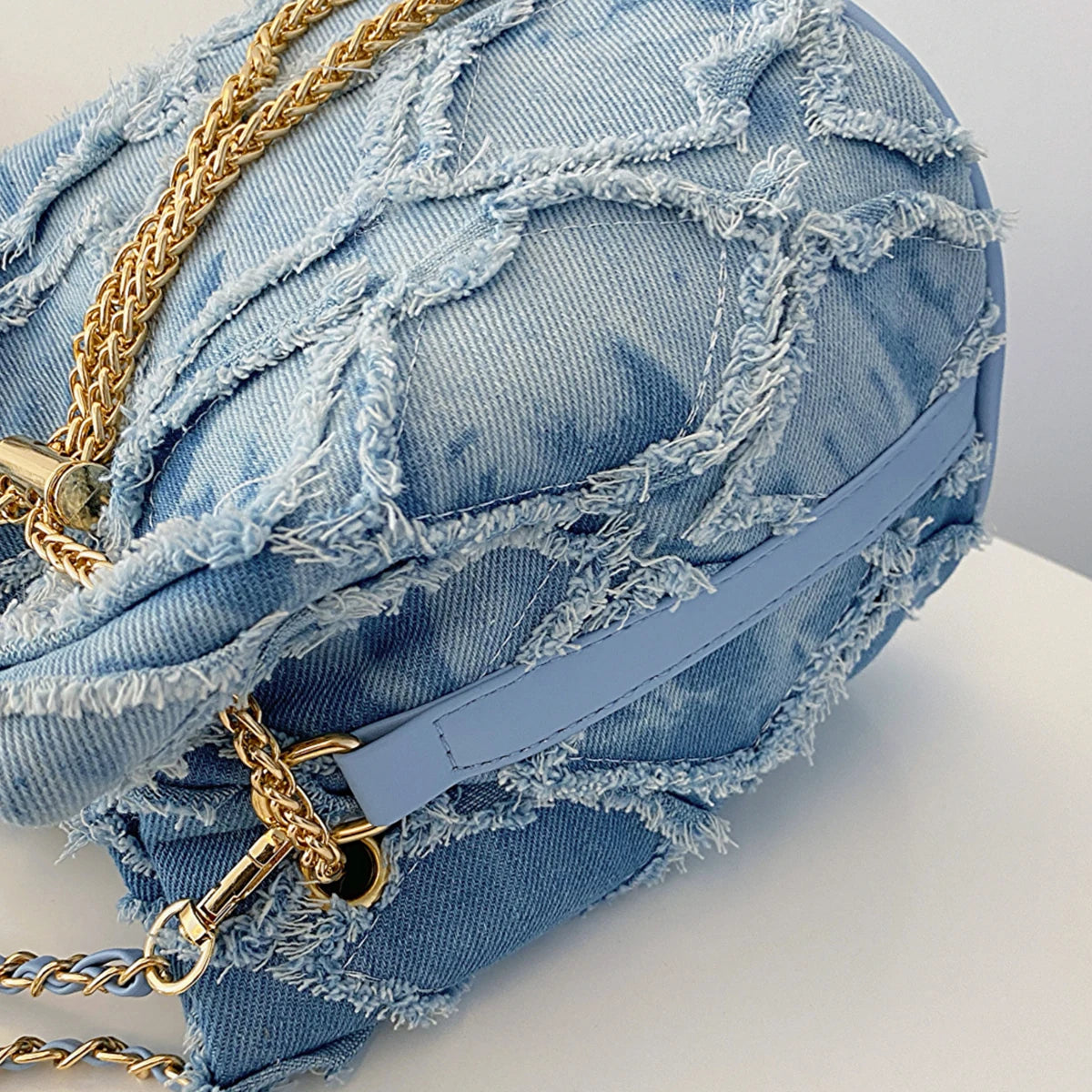 New Popular Diamond-Shaped Raw Edge Shoulder Bag Simple and Fashionable Messenger Bag Elegant and Versatile Daily Bucket Bag (061)