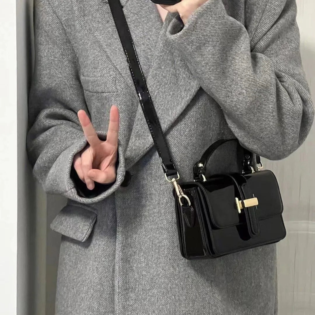 Small Square Bag with High-End Design and Glossy Finish for Women 2024 New Stylish and Versatile Single Shoulder Crossbody Bag (029)