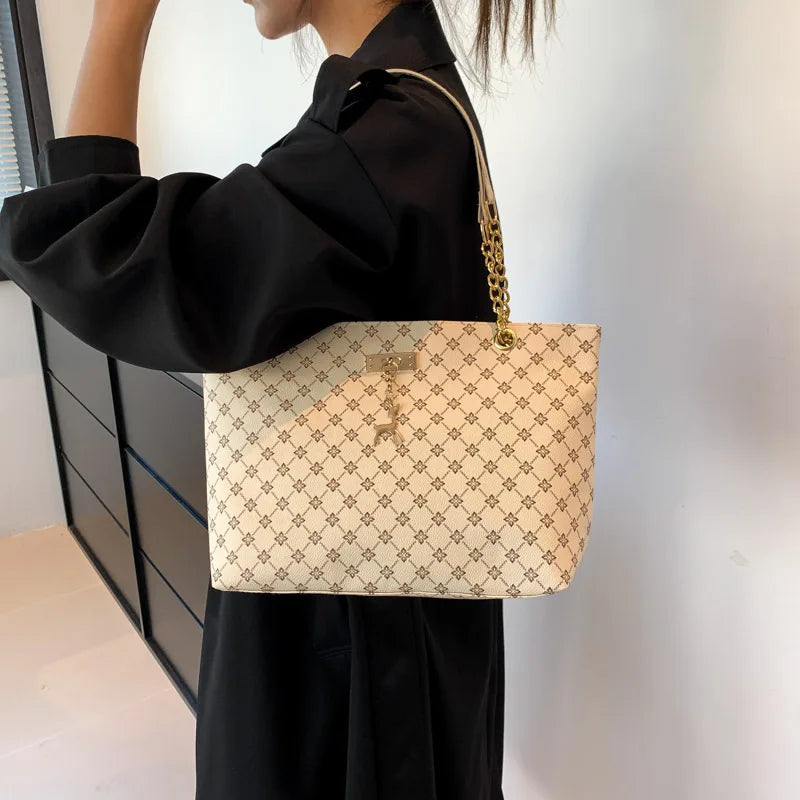 New Presbyopia Handbag Texture Soft Leather Large Capacity Tote Women Bag with Hanging Accessories Shoulder Bag (050)