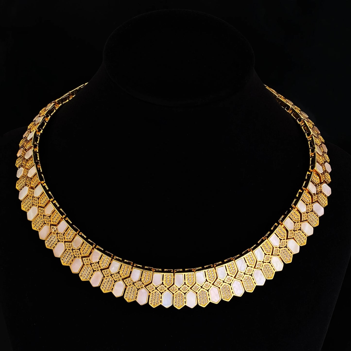 HY Hot Shell Electro Plated18K Gold Women'S 4-Piece Suit Neck Chain Earrings Bracelet Ring Wedding Party Gift Anniversary (067)