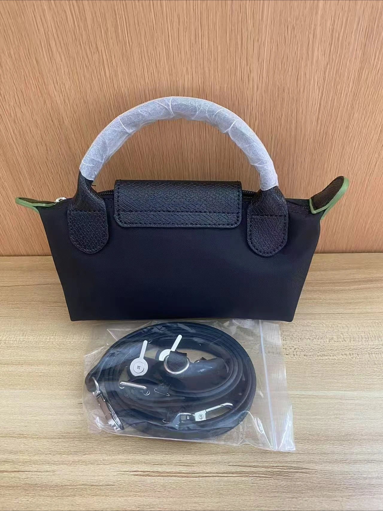 Non Punched Mini Nylon Dumpling Bag for Women, Multifunctional Spring and Autumn Gold Classic Shoulder Bag (049)