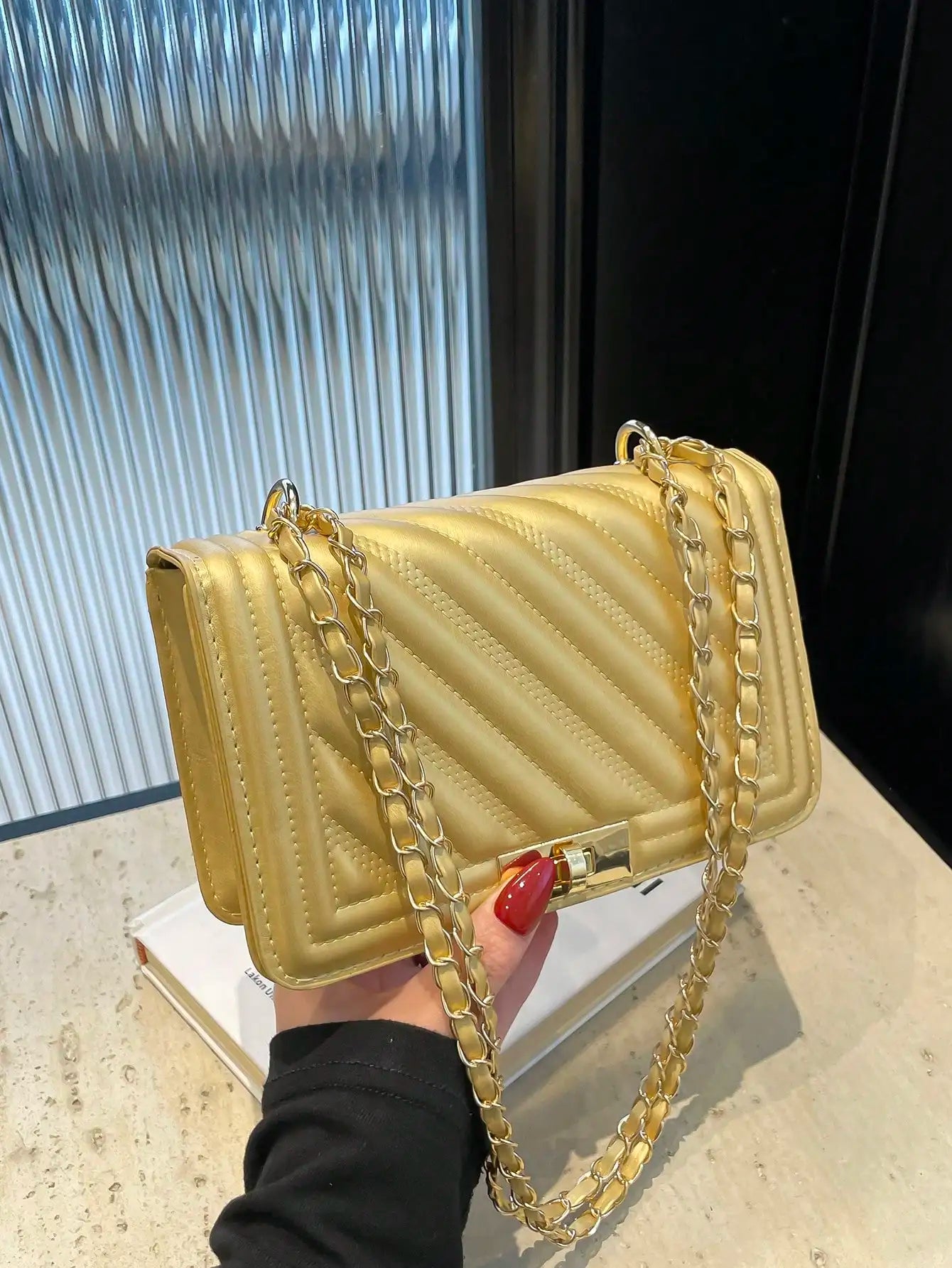 Fashionable Mini Quilted Embossed Chain Shoulder Bag Simple and Versatile Diagonal Crossbody Bag for Women Square Handbag