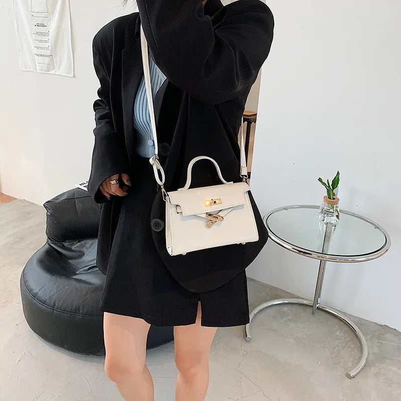 New Style Women'S Bag with Lock Closure Fashionable Women Bag Trendy Embossed Women'S Shoulder Bag Popular Crossbody Bag (054)