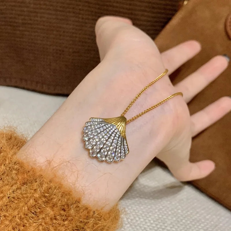 Creative Elegance Light Luxury High Quality Full of Diamond Shell Necklace Collarbone Chain Exquisite Luster Engagement Jewelry (072)