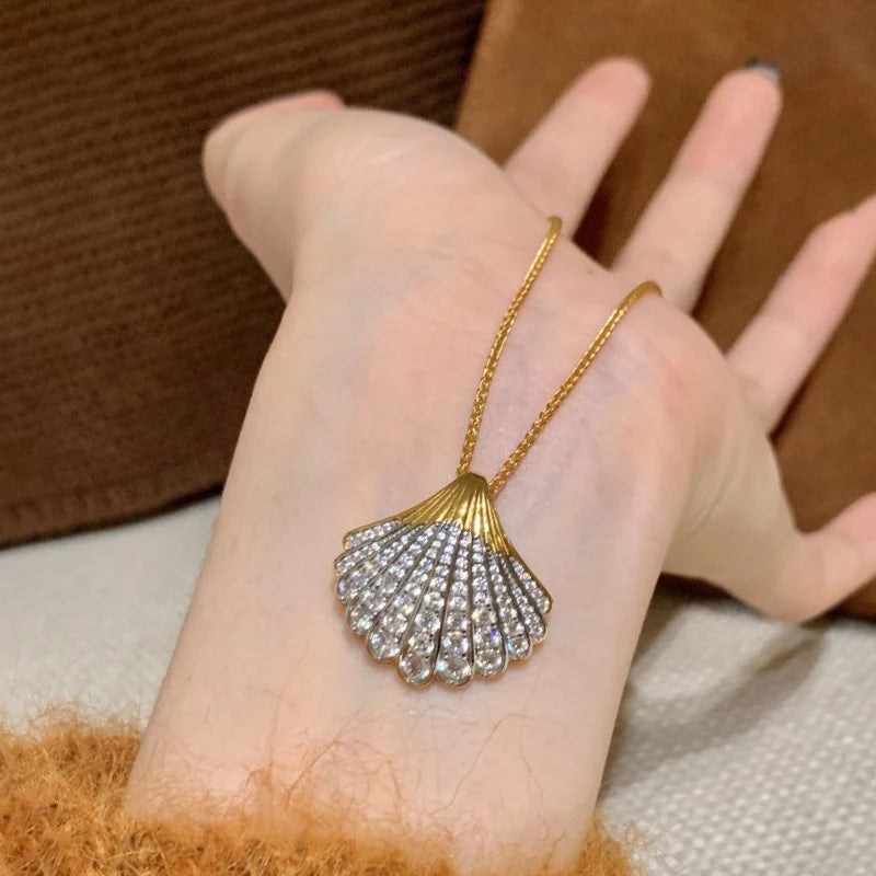 Creative Elegance Light Luxury High Quality Full of Diamond Shell Necklace Collarbone Chain Exquisite Luster Engagement Jewelry (072)
