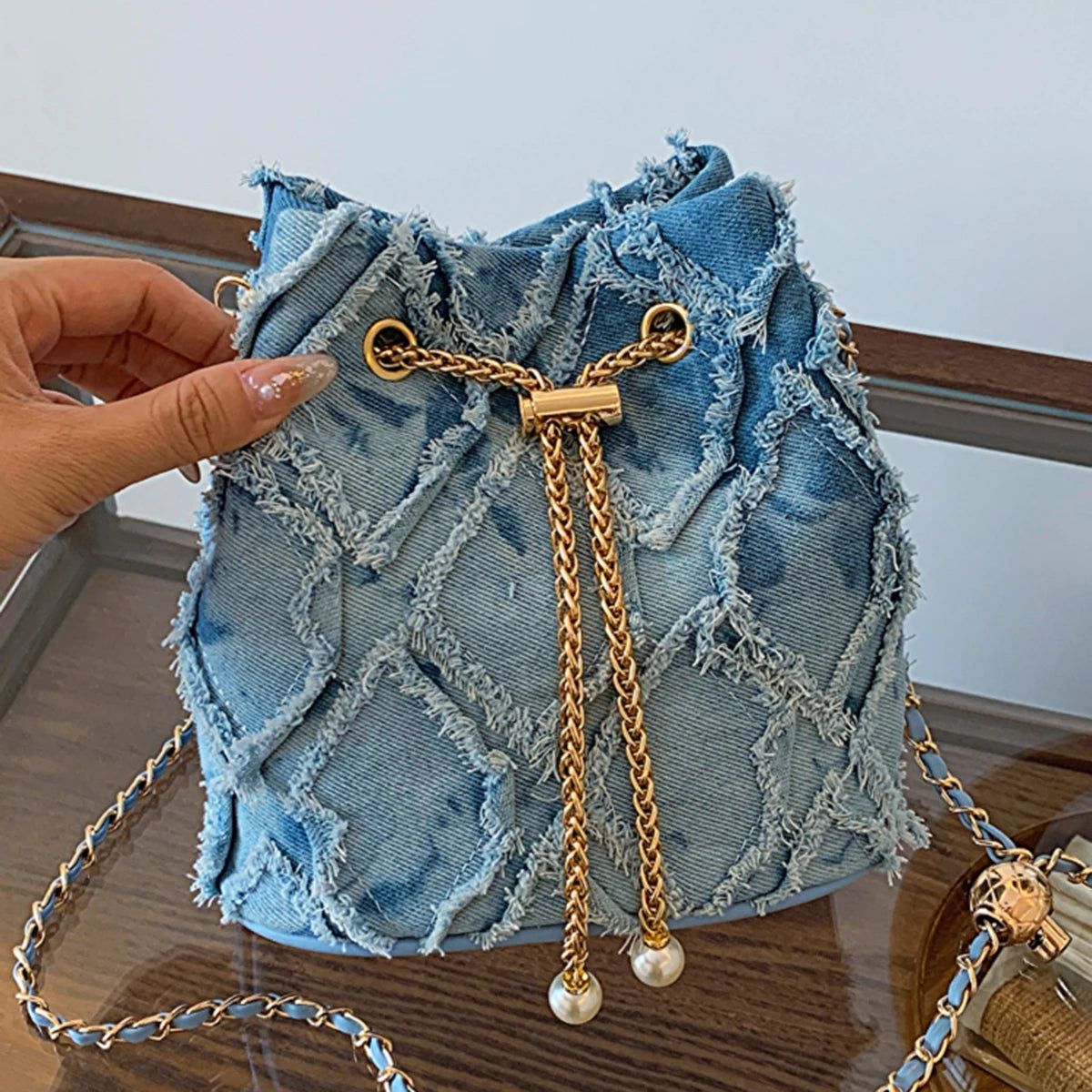 New Popular Diamond-Shaped Raw Edge Shoulder Bag Simple and Fashionable Messenger Bag Elegant and Versatile Daily Bucket Bag (061)