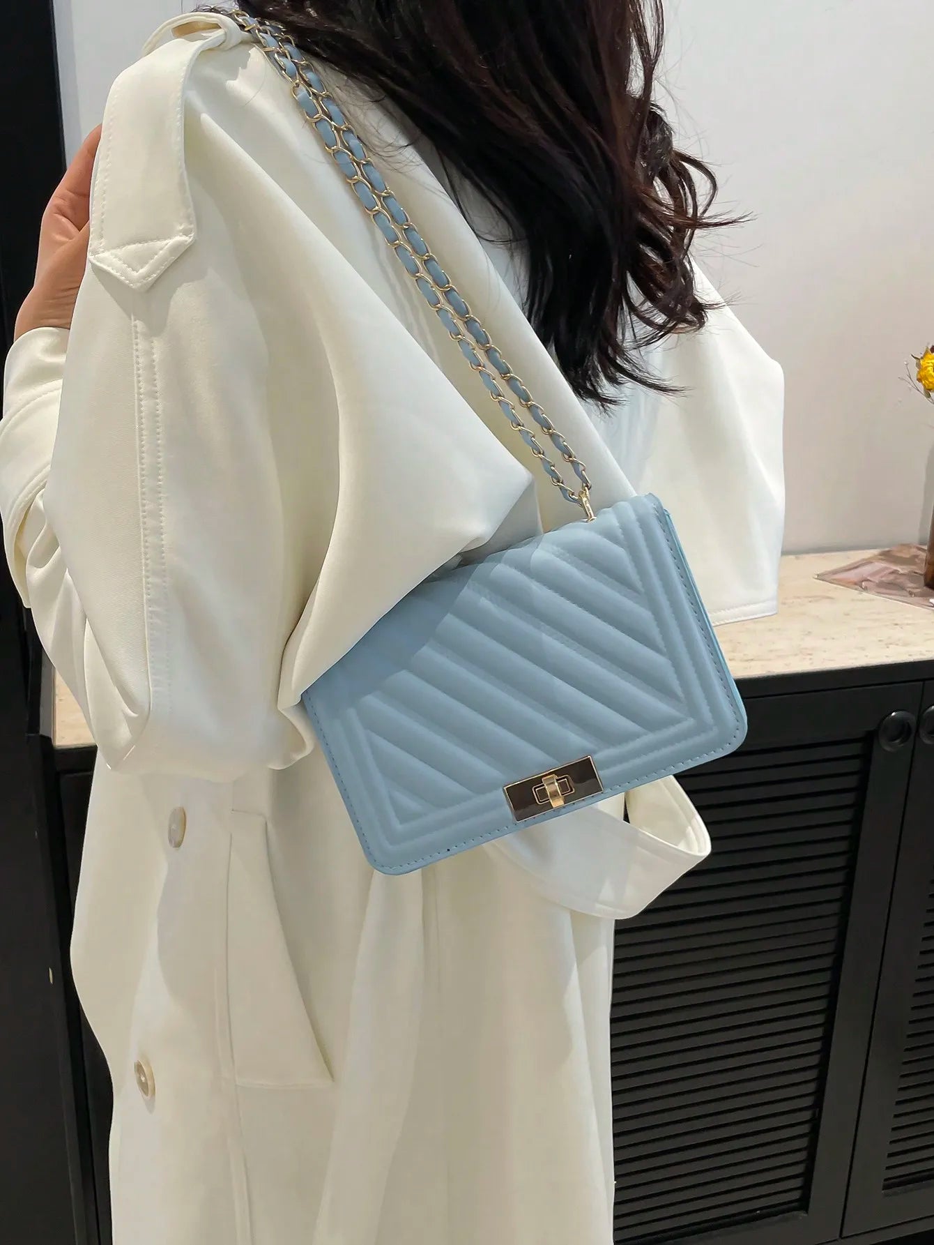 Fashionable Mini Quilted Embossed Chain Shoulder Bag Simple and Versatile Diagonal Crossbody Bag for Women Square Handbag