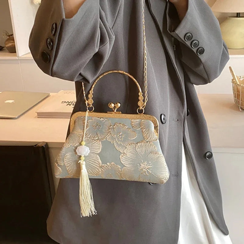 Chinese Style Embroidered Shoulder Bag Elegant Handbag Retro Small Square Bag Wedding Party Luxury Designer Women Evening Clutch (069)