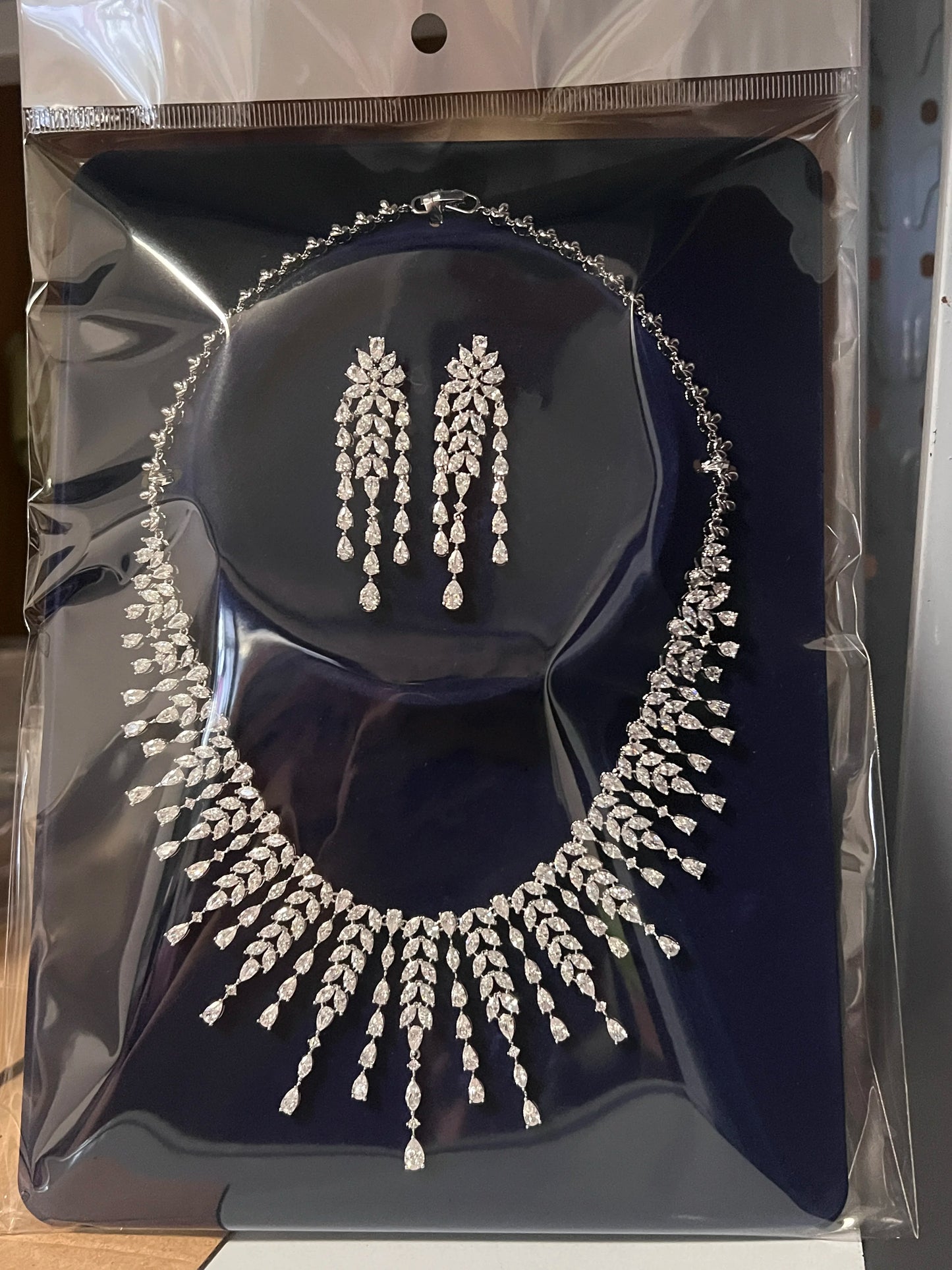 New CZ Design African Bridal Jewelry Set Fashion Leaf Shape Fringe Zircon Necklace 2-Piece Set Women'S Wedding Party Accessories (057)