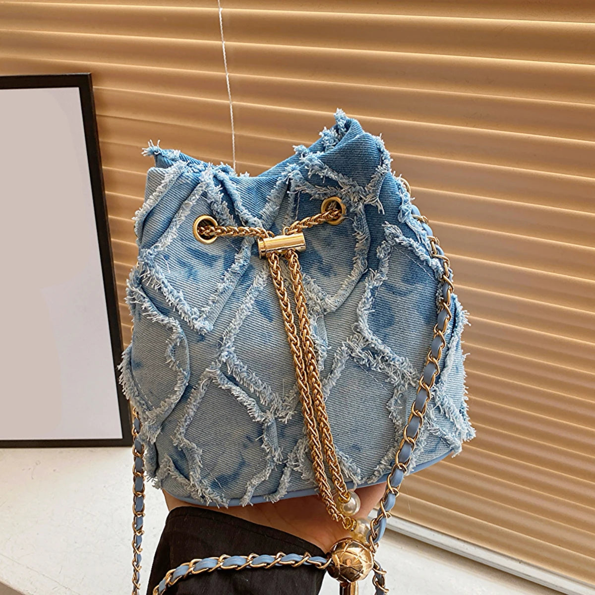 New Popular Diamond-Shaped Raw Edge Shoulder Bag Simple and Fashionable Messenger Bag Elegant and Versatile Daily Bucket Bag (061)
