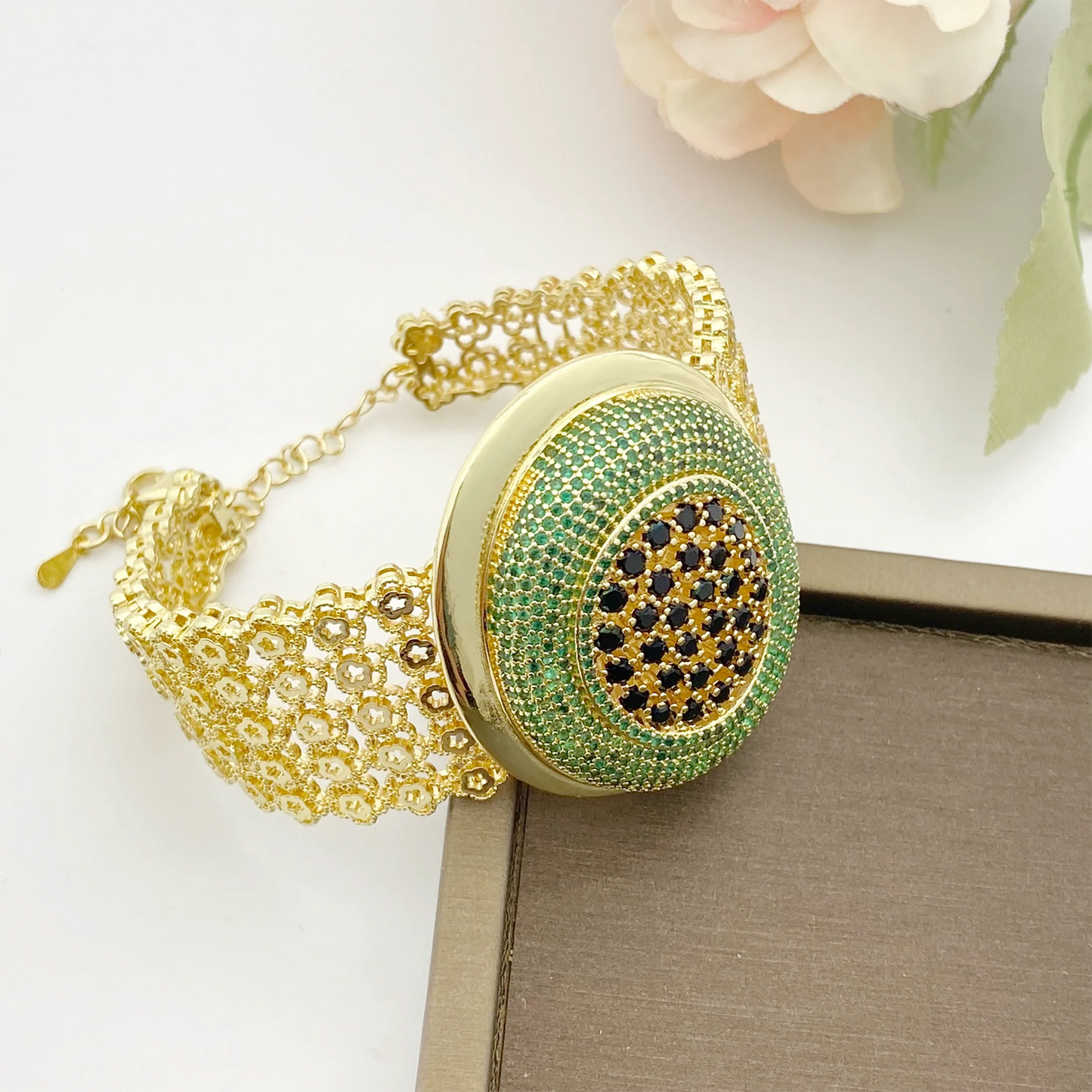 HY Gold-Plated Zirconia 4-Piece Bridal Necklace, Earrings, Bracelet, Ring, Ultra-Fashionable Libyan Dubai Bridal Jewelry Set (091)