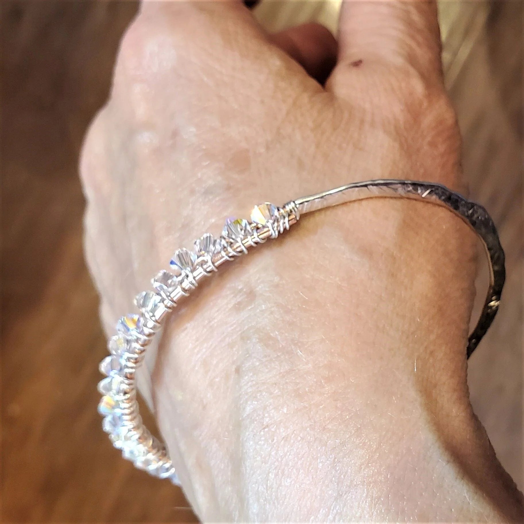 DualEssence Crystal Bangle