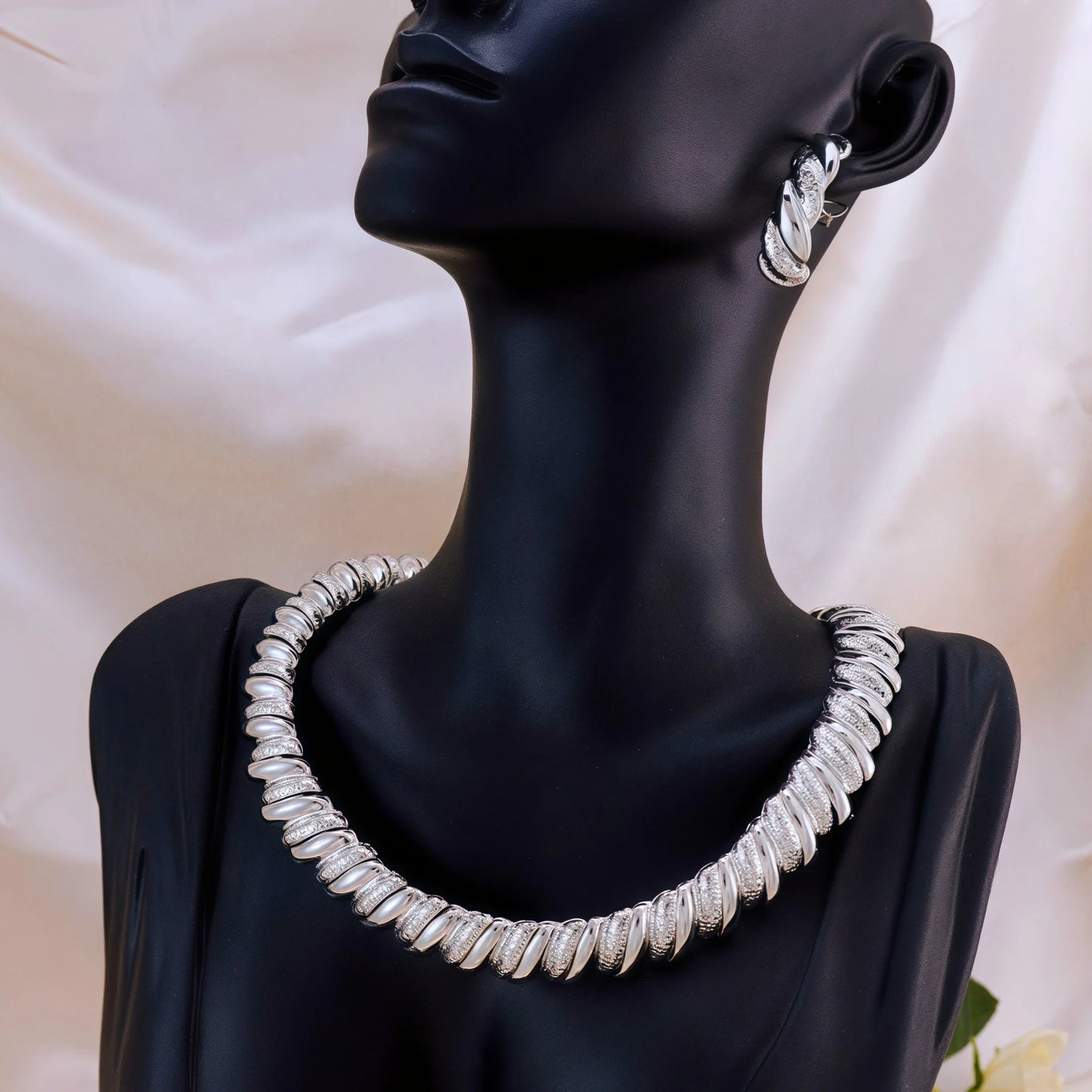 5Pcs Golden Vintage Necklace, Bracelet, Earrings, and Ring, a Jewelry Set for Women'S Wedding Brides