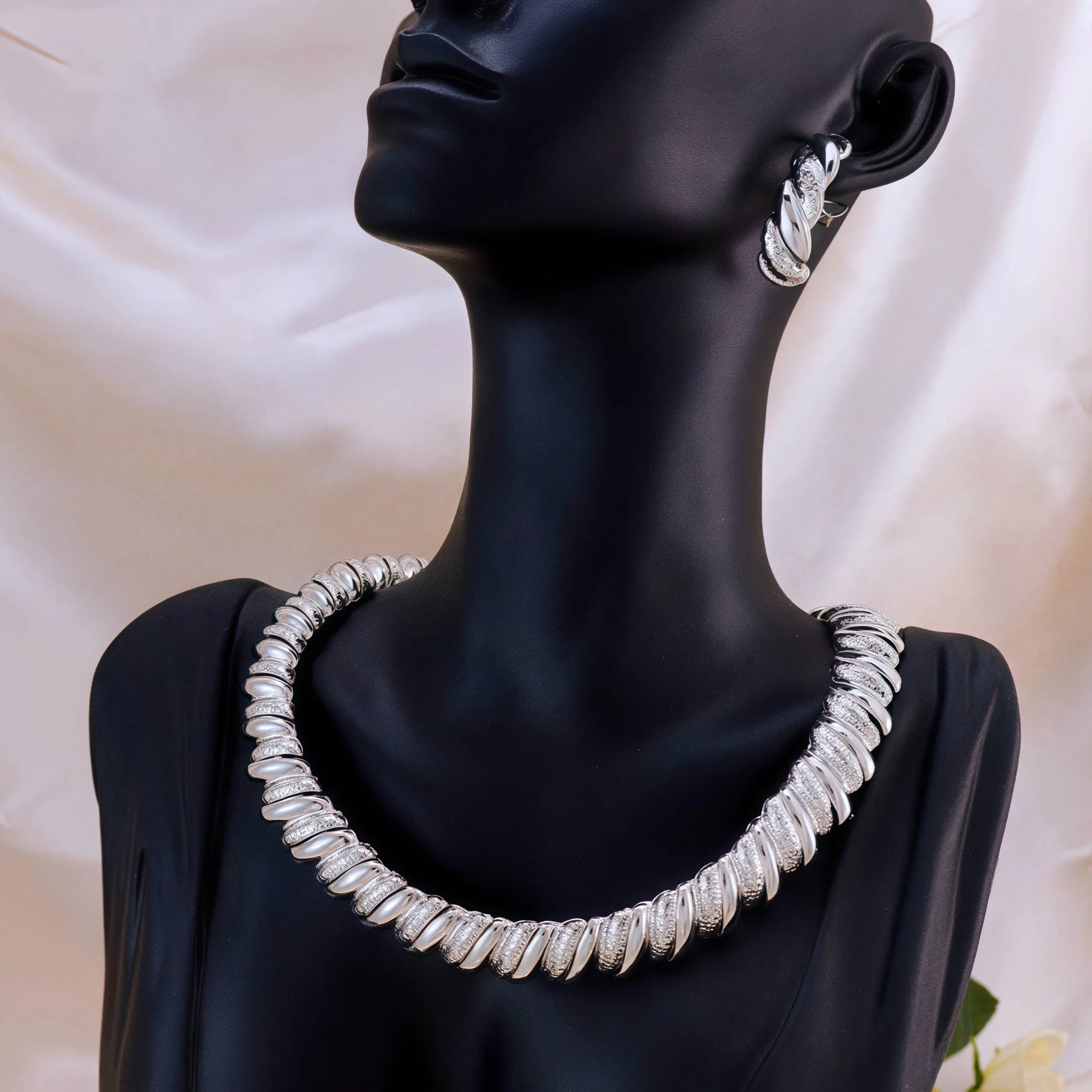 5Pcs Golden Vintage Necklace, Bracelet, Earrings, and Ring, a Jewelry Set for Women'S Wedding Brides