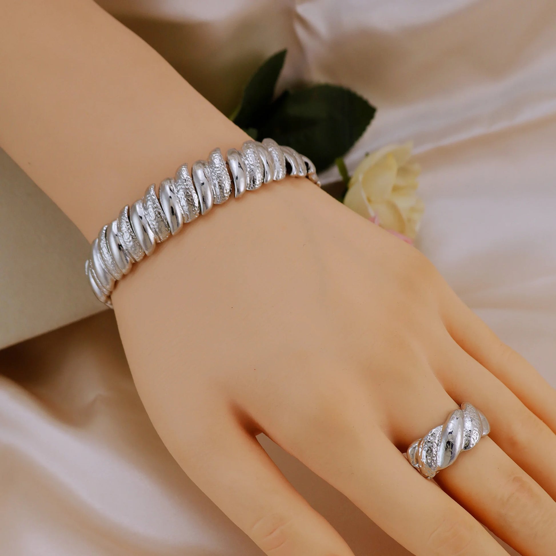 5Pcs Golden Vintage Necklace, Bracelet, Earrings, and Ring, a Jewelry Set for Women'S Wedding Brides