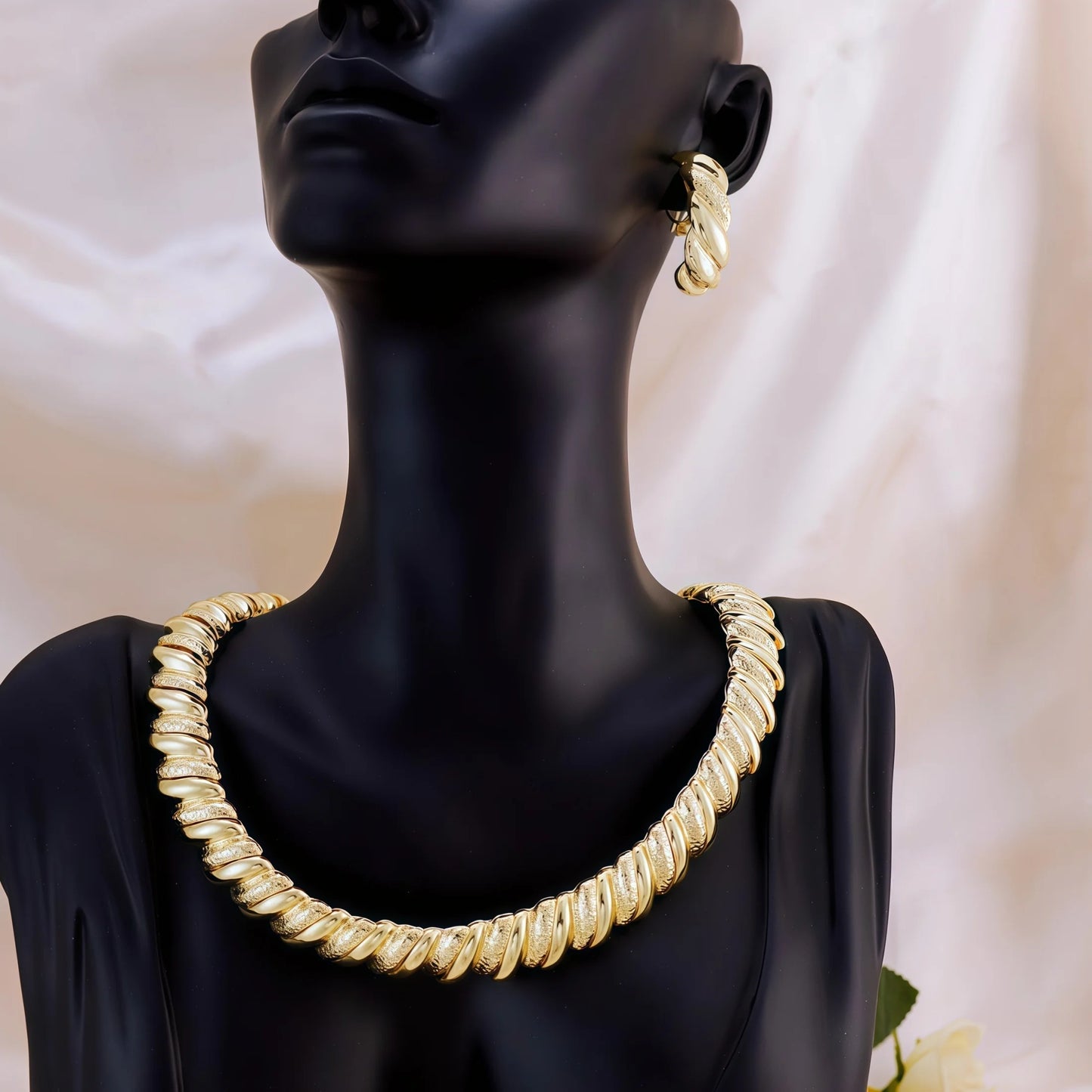 5Pcs Golden Vintage Necklace, Bracelet, Earrings, and Ring, a Jewelry Set for Women'S Wedding Brides