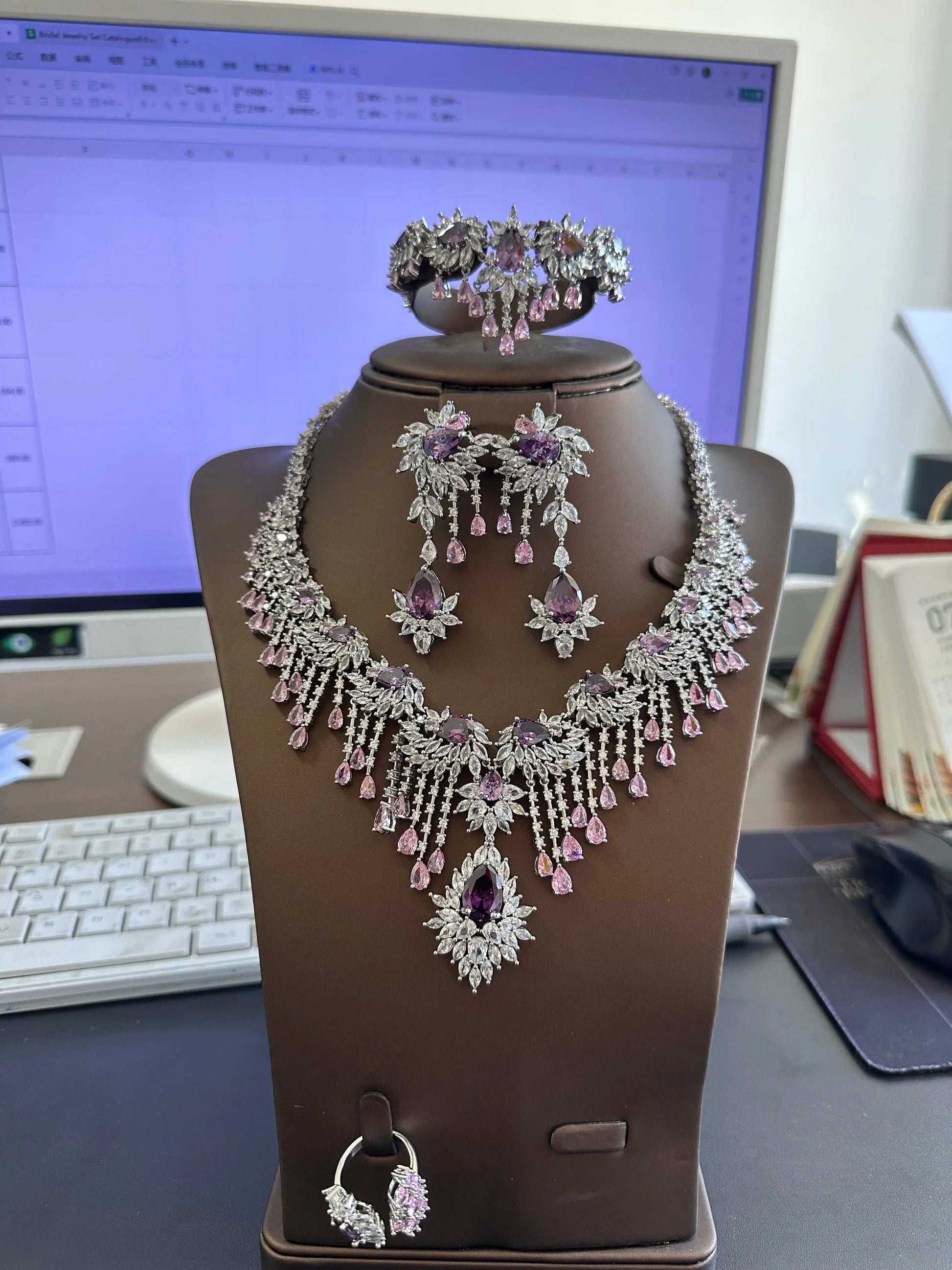 4 Pieces of Ultra Luxury Cubic Zirconia Bridal Party Costumes, Dubai Bridal Jewelry Set Accessories, Nigeria (017)