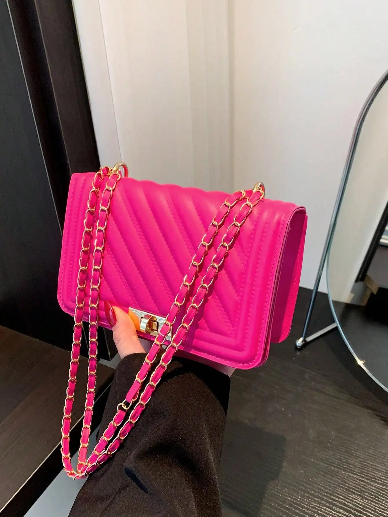 Fashionable Mini Quilted Embossed Chain Shoulder Bag Simple and Versatile Diagonal Crossbody Bag for Women Square Handbag