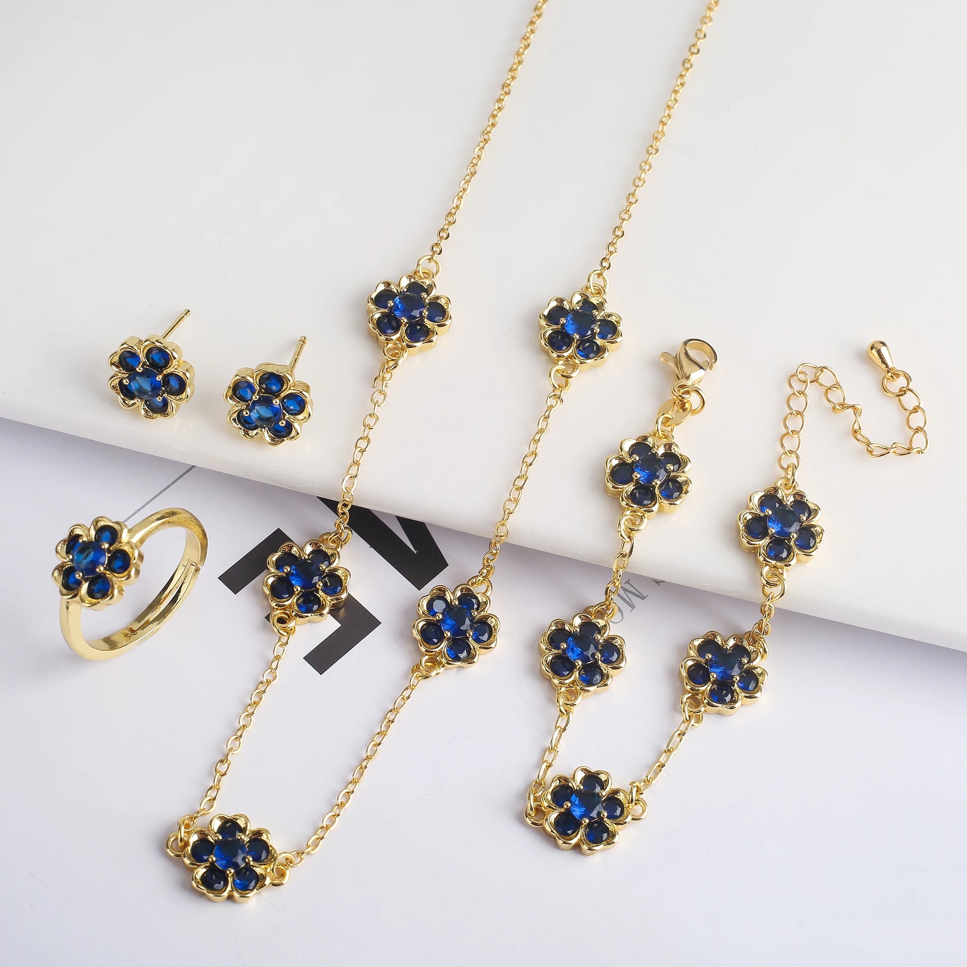 Snowflake Crystal New Design Plant Five Leaf Flower Jewelry Set Cute Zircon Women'S Bracelet Necklace Earring Ring Gift Clover (126)