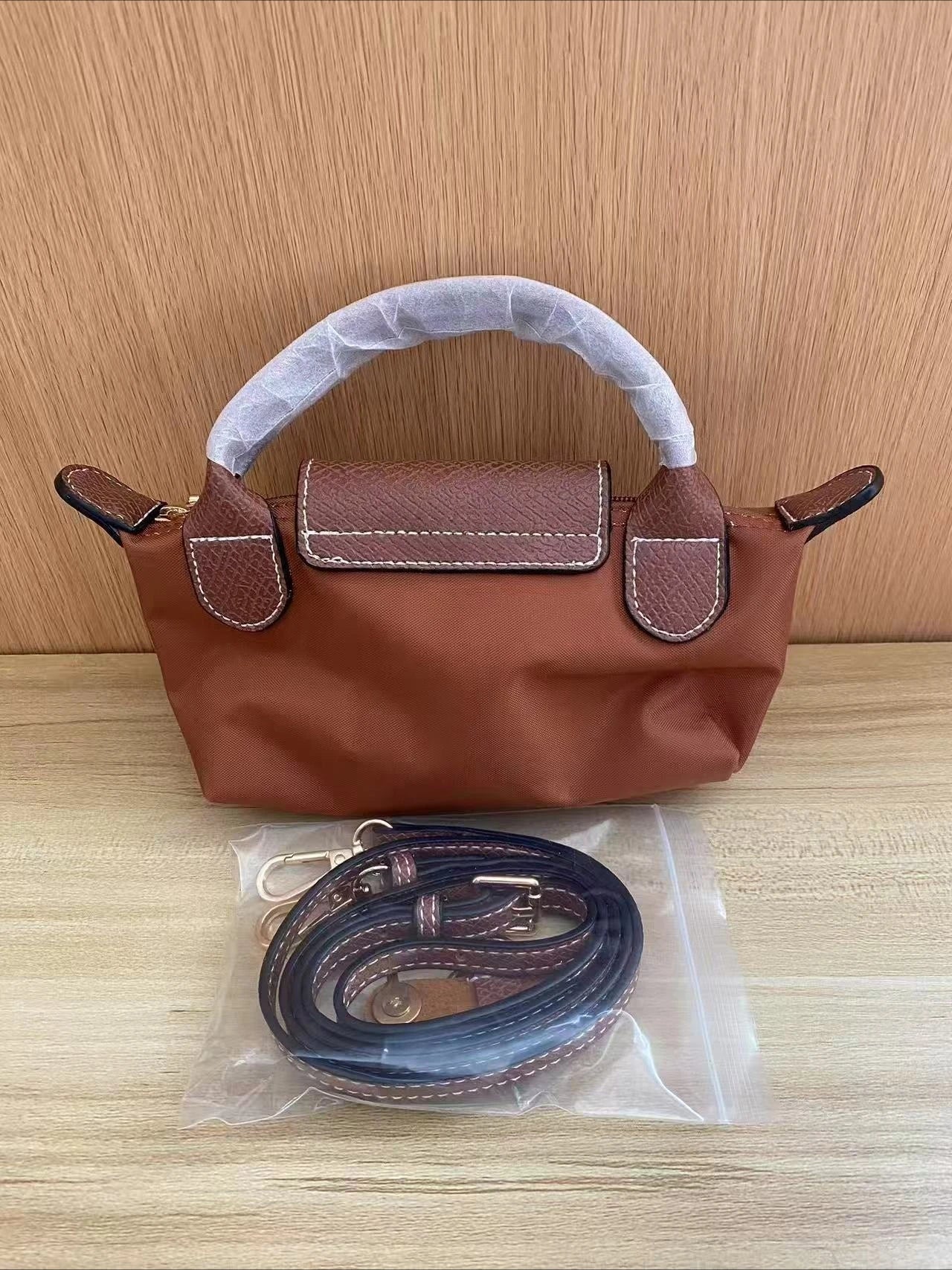 Non Punched Mini Nylon Dumpling Bag for Women, Multifunctional Spring and Autumn Gold Classic Shoulder Bag (049)