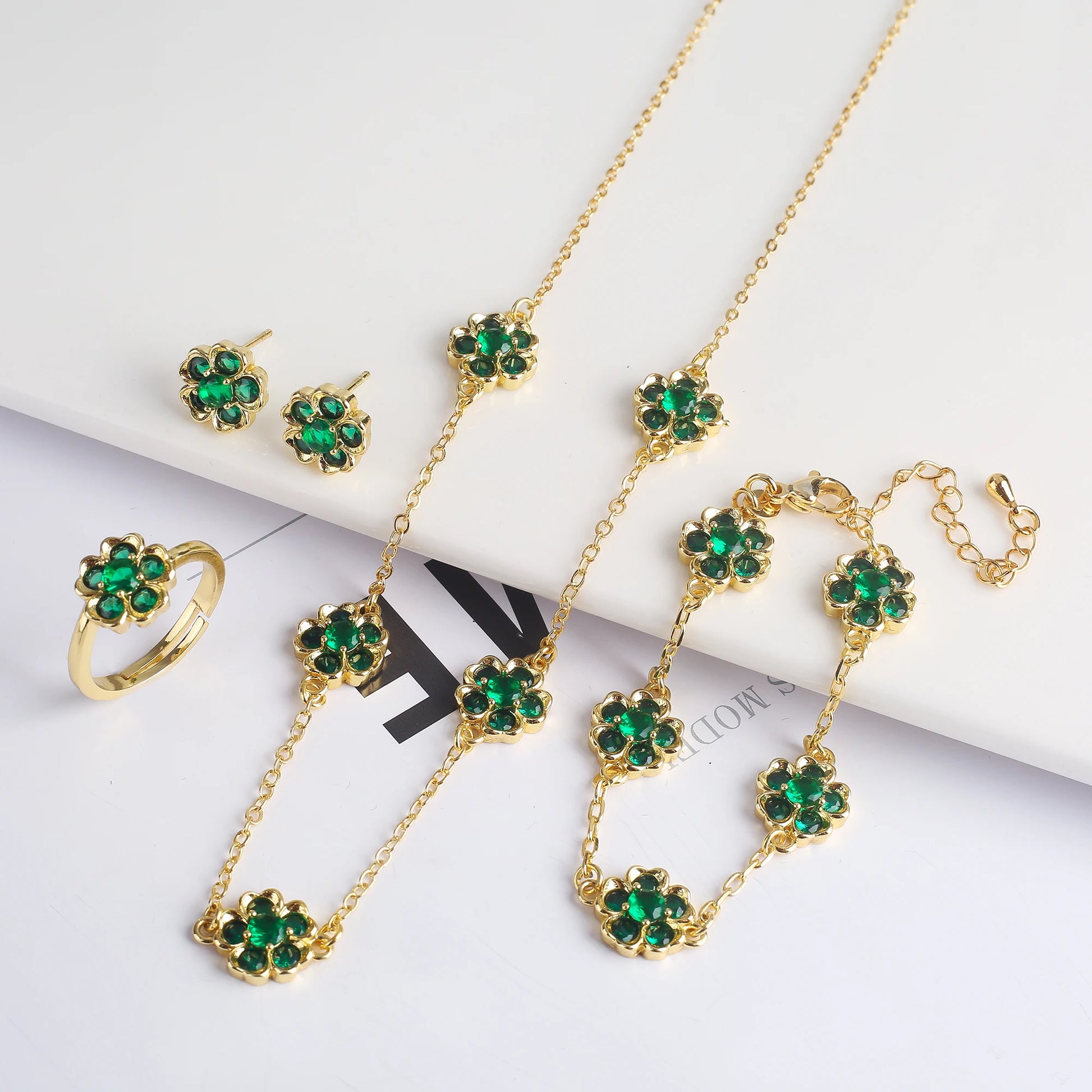 Snowflake Crystal New Design Plant Five Leaf Flower Jewelry Set Cute Zircon Women'S Bracelet Necklace Earring Ring Gift Clover (126)