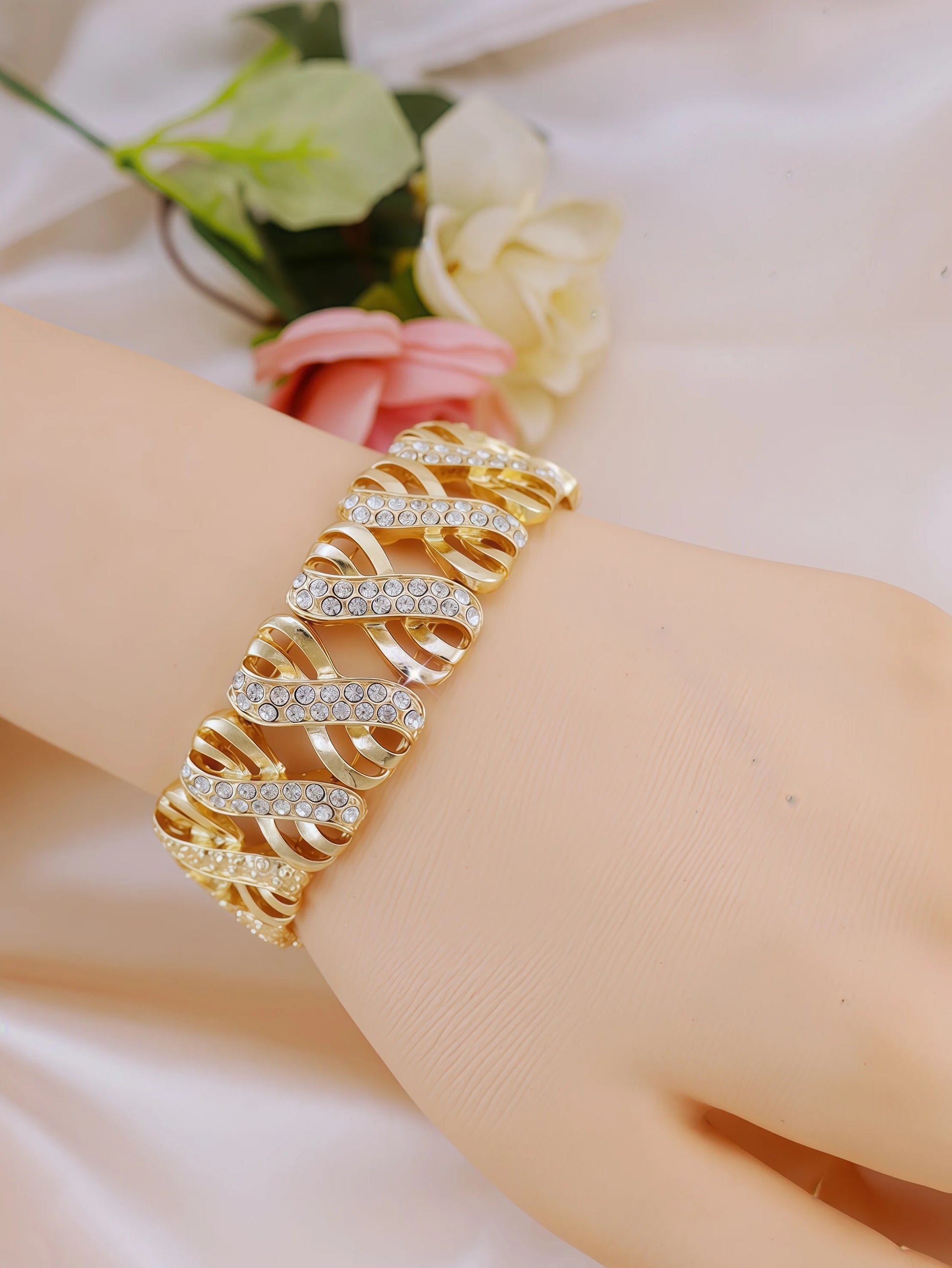5 Piece Traditional Bridal Jewelry Set 18K Gold Plated Stylish Bow Infinity Design with Rhinestones to Match Your Everyday Outfi (127)