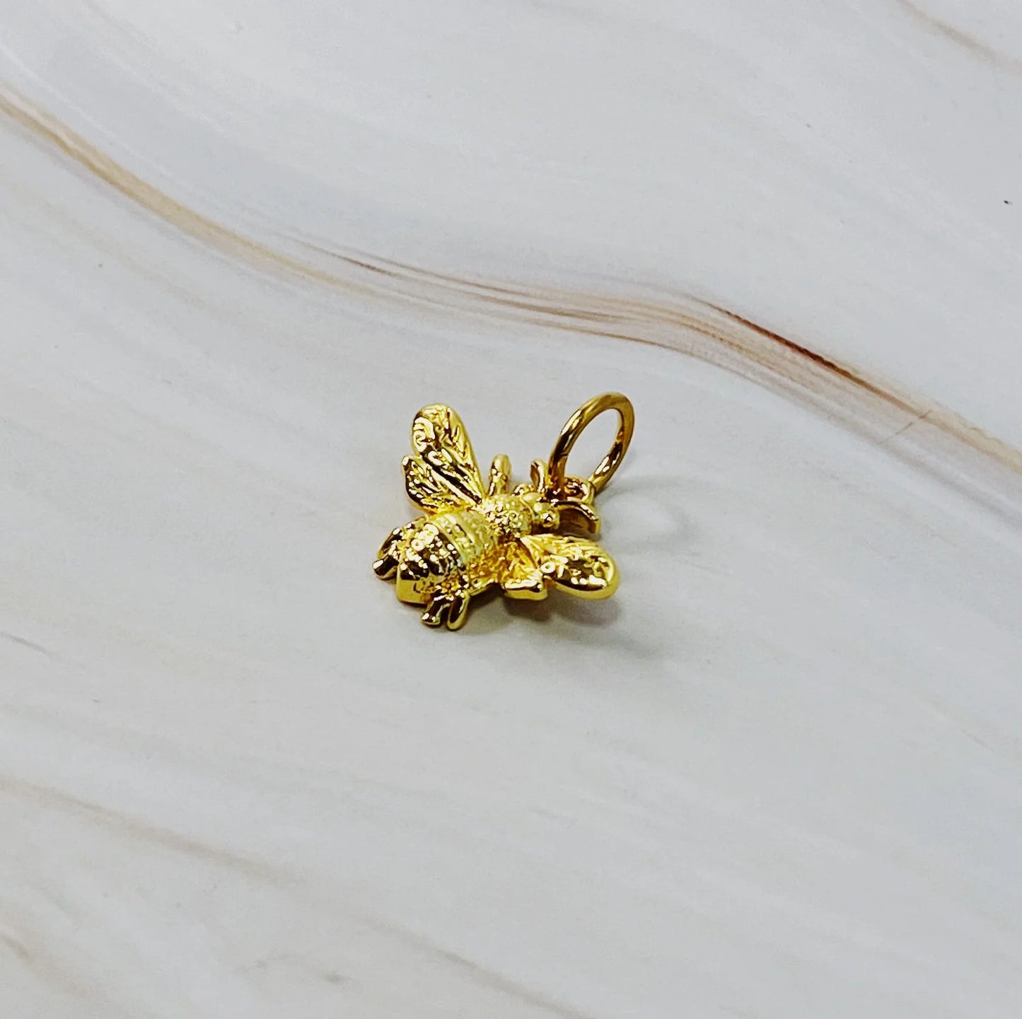 Bee the Queen Seamless Clip Charm