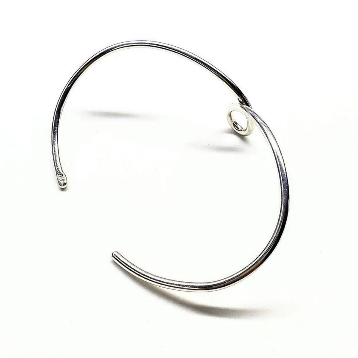 Everlasting Elegance Silver Dual-Sided Teardrop Tribute Bangle 